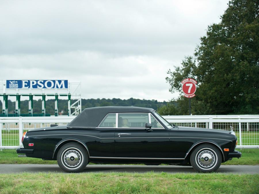  Rolls-Royce Corniche III 1989 года  (фото 11 из 15)